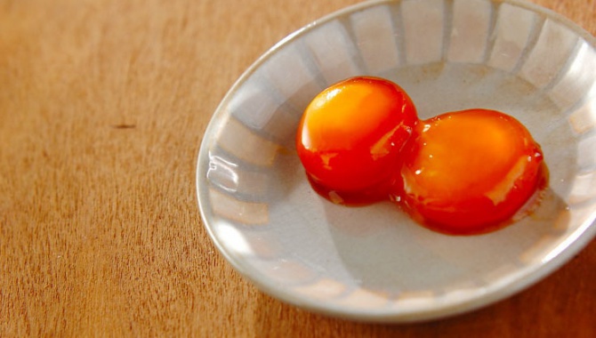 Яичные желтки, маринованные в соевом соусе - пошаговый рецепт