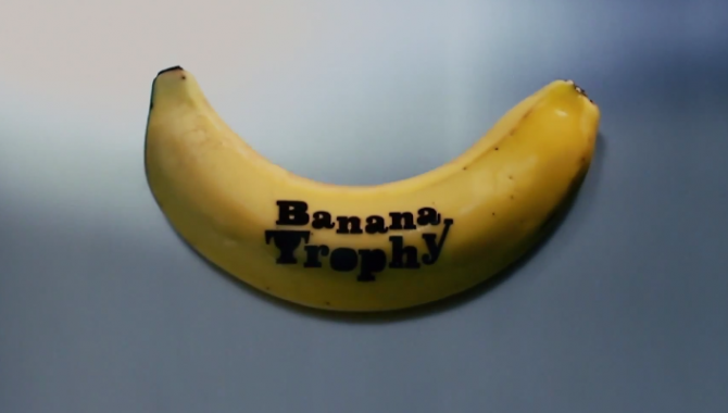 Хотите оставить личное послание другу на банане?!