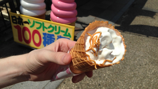 Очень вкусное рамен-мороженое в Ивакуни