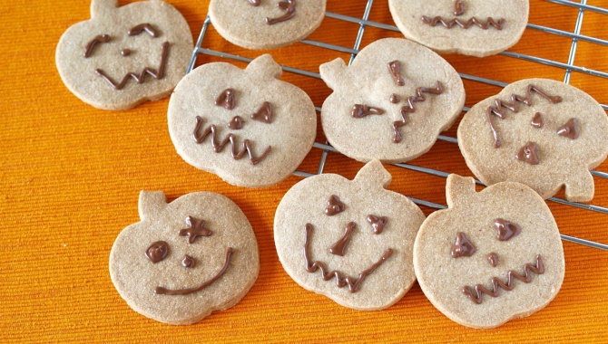 Имбирное печенье к Хэллоуину - пошаговый рецепт