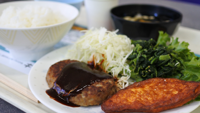 Токийский Университет предлагает студентам отличные завтраки всего за доллар!