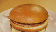 МакДональдс выпустил новый гамбургер на Хоккайдо