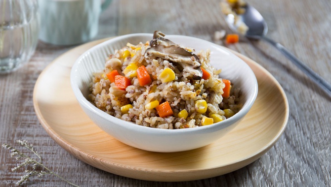 Рис с говядиной и грибами, приготовленный в рисоварке - пошаговый рецепт