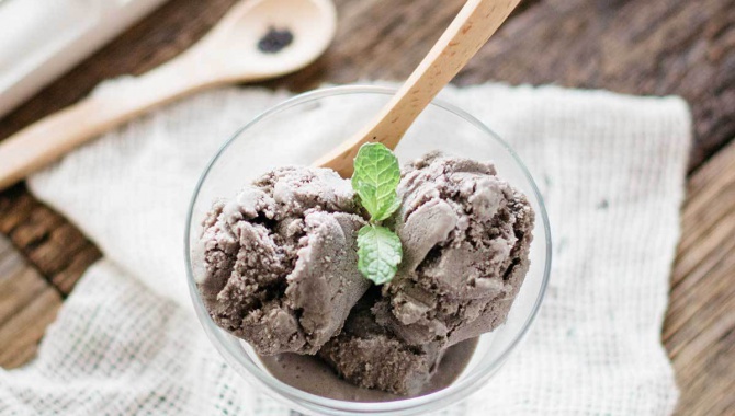 Мороженое с черным кунжутом - Рецепт