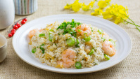 Жареный рис с креветками и сушеными гребешками - Рецепт