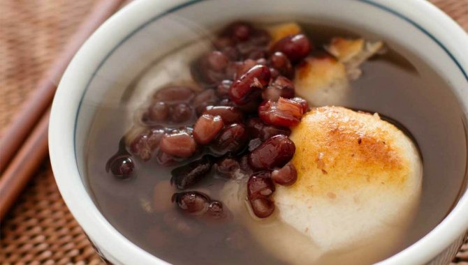 Суп с пастой анко и рисовыми лепешками моти - Рецепт