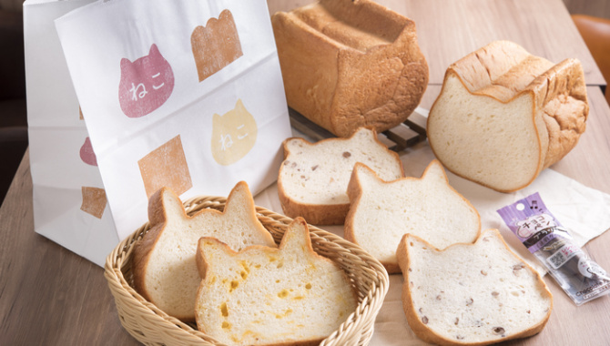 Японский хлеб в форме кошки продают в Токио!