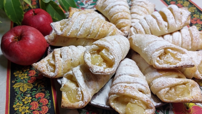 Творожное печенье с карамелизированными яблоками - Видео-рецепт
