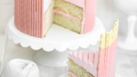 Розовый торт с ванилью и Pocky