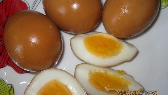 Яйца в соевом соусе