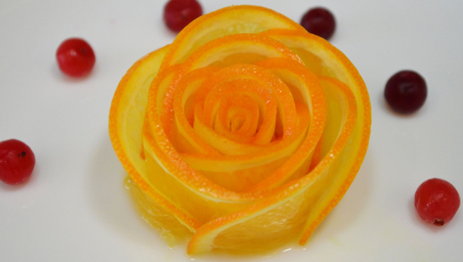 Украшение блюд - роза из апельсина