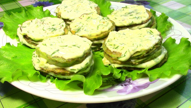 Жареные кабачки с майонезом и чесноком (видео-рецепт)