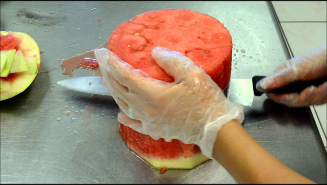 Как сделать торт из арбуза со взбитыми сливками