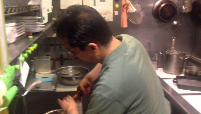 Японская кухня. Мацущима-сан готовит холодное спагетти