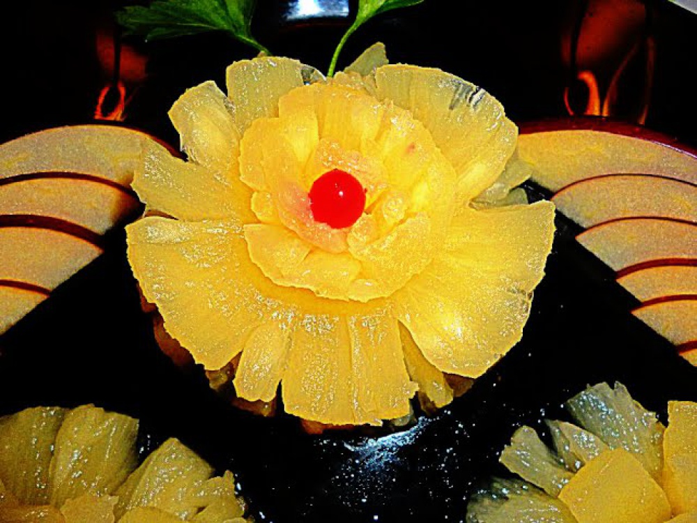 Украшения из ананаса