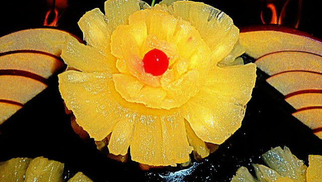 Цветок из ананаса