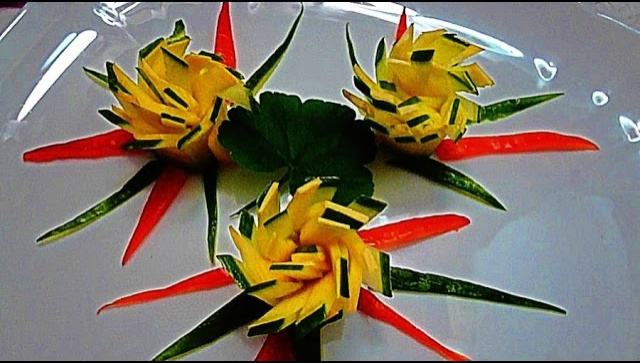 Цветы из огурца и кабачка