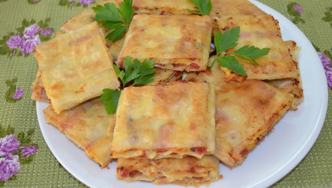 Жареный лаваш с колбасой и сыром