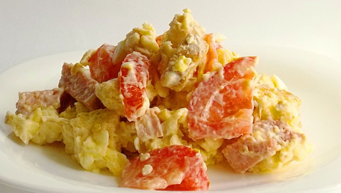 Салат с Копченым Сыром и Колбасой