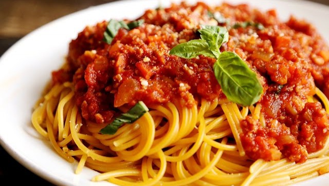 Спагетти с соусом А-ля Болоньезе - Видео-рецепт