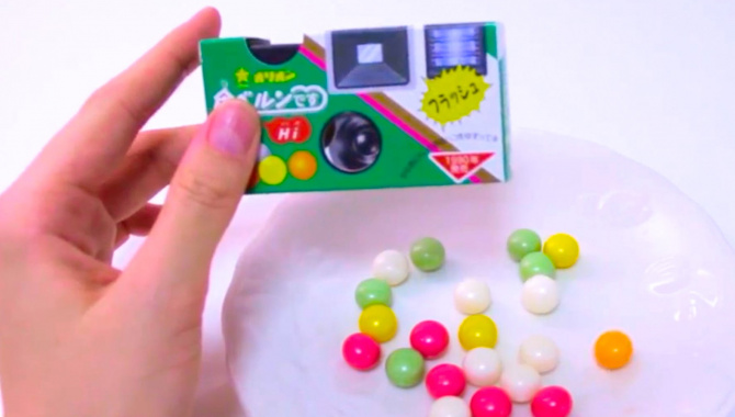Фотокамера с конфетами внутри - Видео