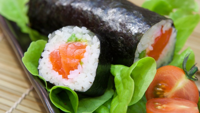 Как приготовить суши в домашних условиях - видео рецепт