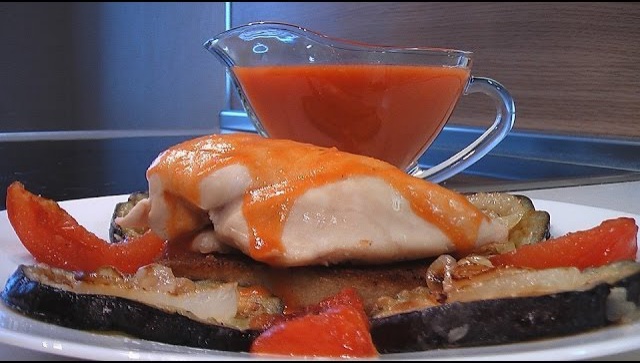 Филе курицы с баклажанами и помидорами