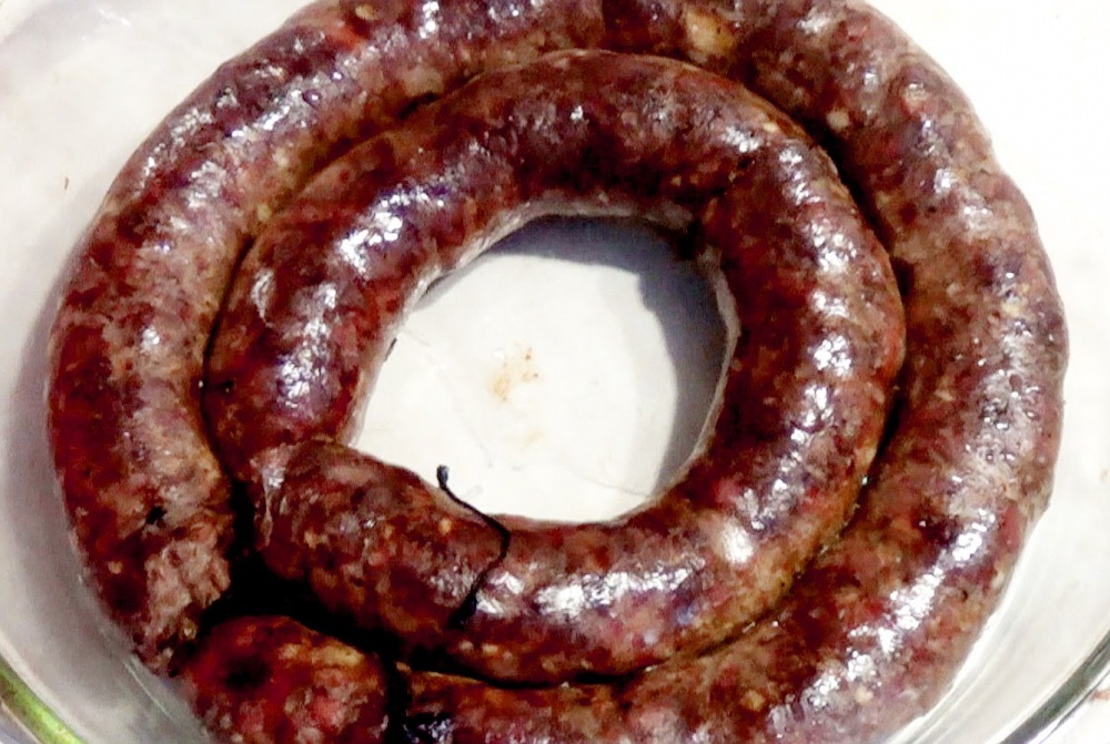 Домашняя колбаса из свинины в кишках рецепт