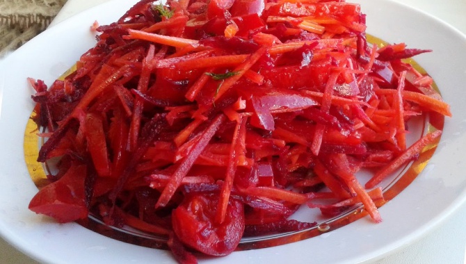 Простой и Вкусный Салат из Моркови, Свеклы и Болгарского Перца - видео рецепт