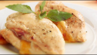 Куриное филе с сыром и помидорами - Видео-рецепт