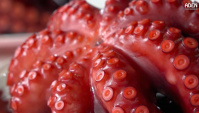Японская уличная еда в рыбном порту: Темпура, осьминог, жареный угорь (Видео)