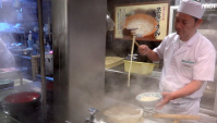 Приготовление лапши Удон - Еда в Киото (Видео)