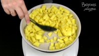 Жареный картофель с баклажанами - Видео-рецепт