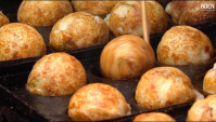 Уличная еда в Японии - Такояки (Видео)