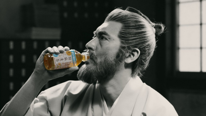 Японская Реклама - Чай Suntory Goma Mugicha