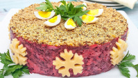 Салат праздничный из свеклы с чесноком, сыром и грецкими орехами - Видео-рецепт