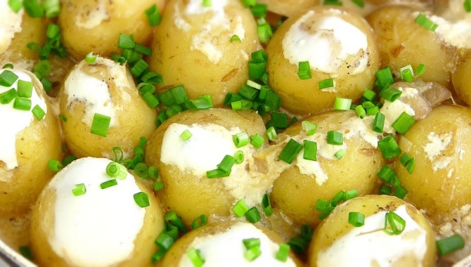 Нежная и вкусная молодая картошка - Видео-рецепт