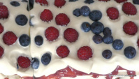 Торт Павлова с фруктовым кремом и ягодами - Видео-рецепт