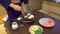 Японская Еда в Токио - Сукияки (Видео)