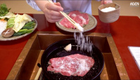 Еда гурманов в Японии - Сукияки с говядиной и овощами (Видео)