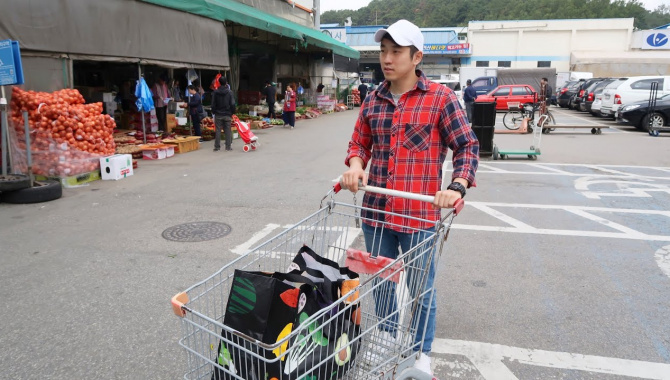 Покупки еды на рынке в Корее/Где дешевле закупаться? (Видео)