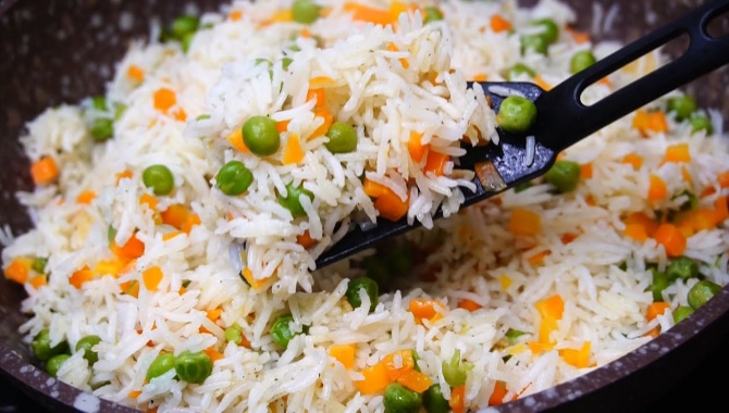 Рис с овощами на сковороде - Видео-рецепт
