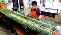 Уличная еда в Корее - Блины с зеленым луком (Видео)