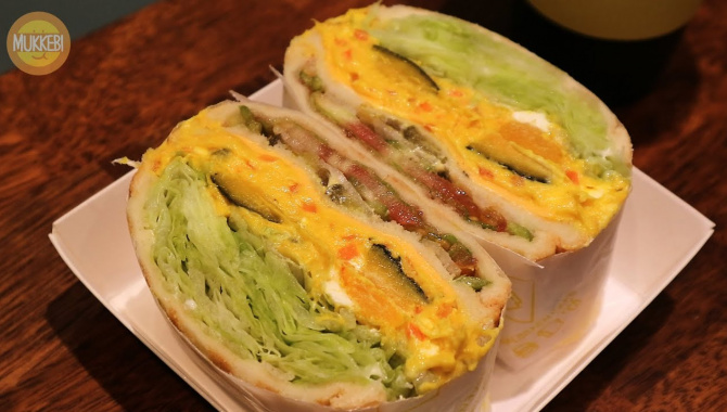 Уличная еда в Корее - Сэндвич со сладкой тыквой (Видео)