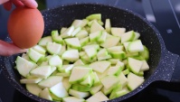 Запеканка из кабачков на сковороде - Видео-рецепт