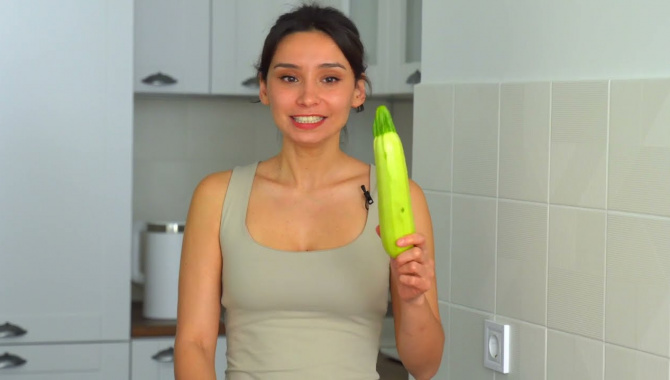 Куриное филе с овощами на сковороде - Видео-рецепт