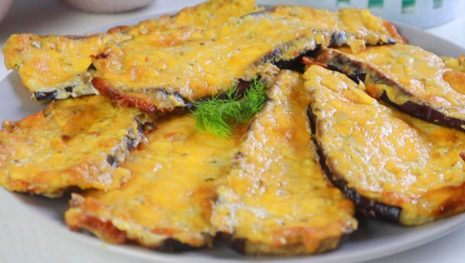 Баклажаны в духовке с сыром - Видео-рецепт