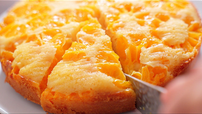 Очень вкусный и сочный пирог с мандаринами - Видео-рецепт
