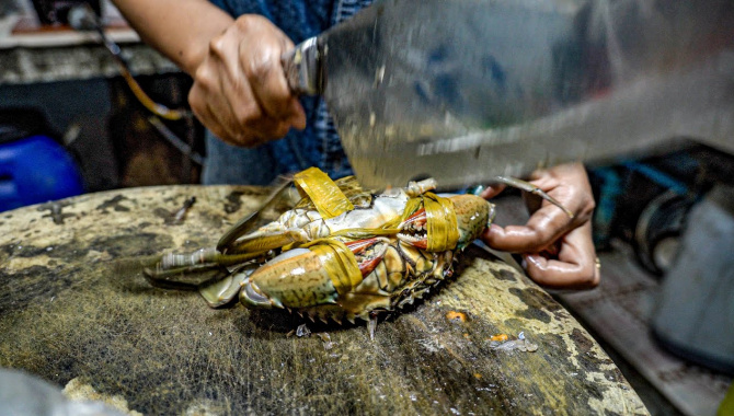 Свежий жареный синий краб и приготовление других морепродуктов - Камбоджийская Еда (Видео)