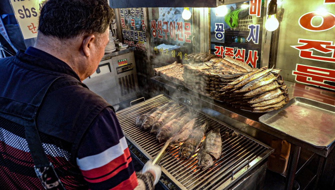 Жареная рыба┃Корейская уличная еда (Видео)